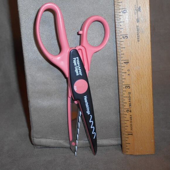 Scrapbook/Paper Crafting Lot: Brilliance Ink Pad, Fiskars Paper Edgers, Ribbon - Picture 7 of 9